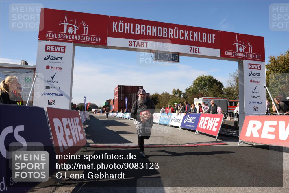 03.10.2025 - Köhlbrandbrückenlauf Lena Gebhardt http://msf.ph/oto/9083123 03.10.2025 13:49:43 Ziel 6123 meine-sportfotos.de