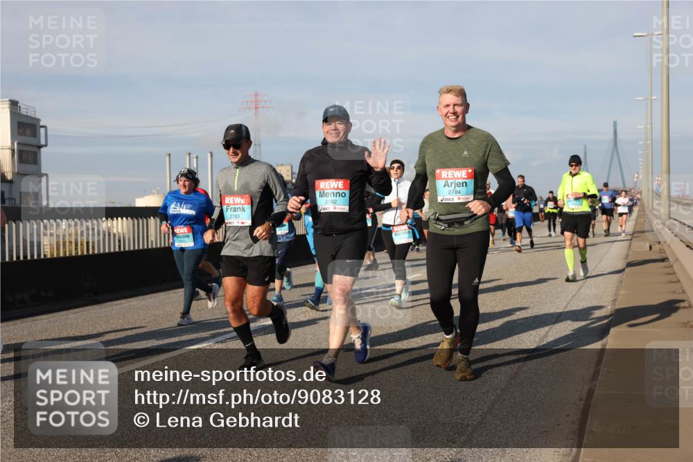 03.10.2025 - Köhlbrandbrückenlauf Lena Gebhardt http://msf.ph/oto/9083128 03.10.2025 10:04:47 Position 2 2783, 2782, 2784 meine-sportfotos.de