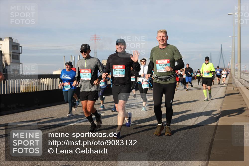 03.10.2025 - Köhlbrandbrückenlauf Lena Gebhardt http://msf.ph/oto/9083132 03.10.2025 10:04:47 Position 2 2783, 2782, 2784 meine-sportfotos.de
