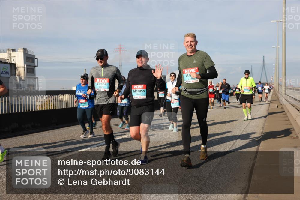 03.10.2025 - Köhlbrandbrückenlauf Lena Gebhardt http://msf.ph/oto/9083144 03.10.2025 10:04:47 Position 2 2783, 2782, 2784 meine-sportfotos.de