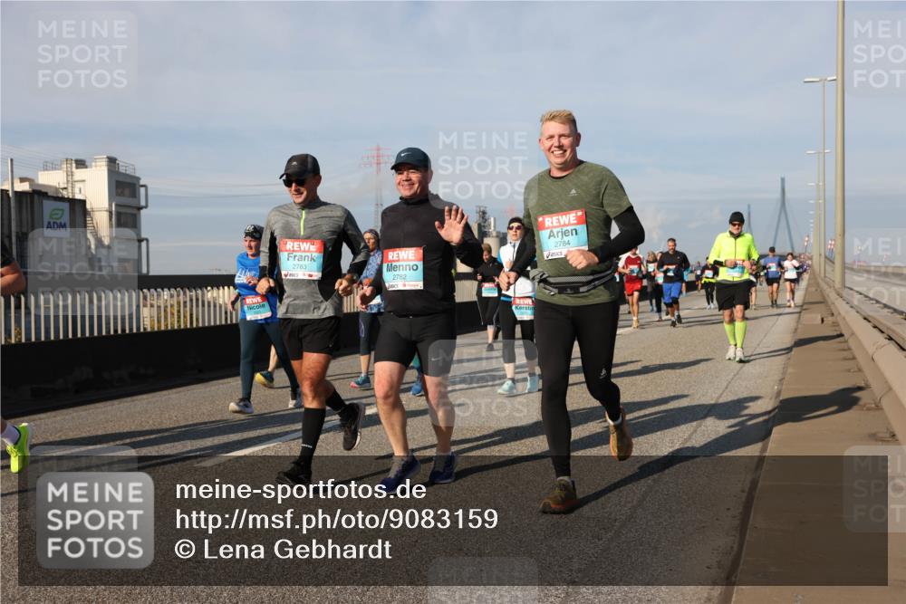 03.10.2025 - Köhlbrandbrückenlauf Lena Gebhardt http://msf.ph/oto/9083159 03.10.2025 10:04:47 Position 2 2783, 2782, 2784 meine-sportfotos.de