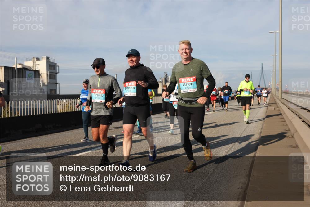 03.10.2025 - Köhlbrandbrückenlauf Lena Gebhardt http://msf.ph/oto/9083167 03.10.2025 10:04:47 Position 2 2783, 2782, 2784 meine-sportfotos.de