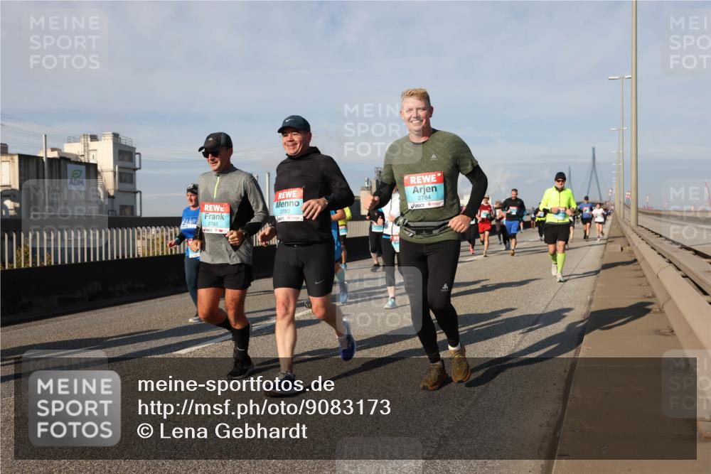 03.10.2025 - Köhlbrandbrückenlauf Lena Gebhardt http://msf.ph/oto/9083173 03.10.2025 10:04:47 Position 2 2783, 2782, 2784 meine-sportfotos.de