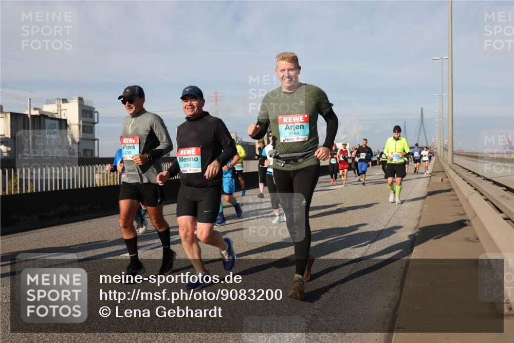 03.10.2025 - Köhlbrandbrückenlauf Lena Gebhardt http://msf.ph/oto/9083200 03.10.2025 10:04:48 Position 2 2783, 2782, 2784 meine-sportfotos.de