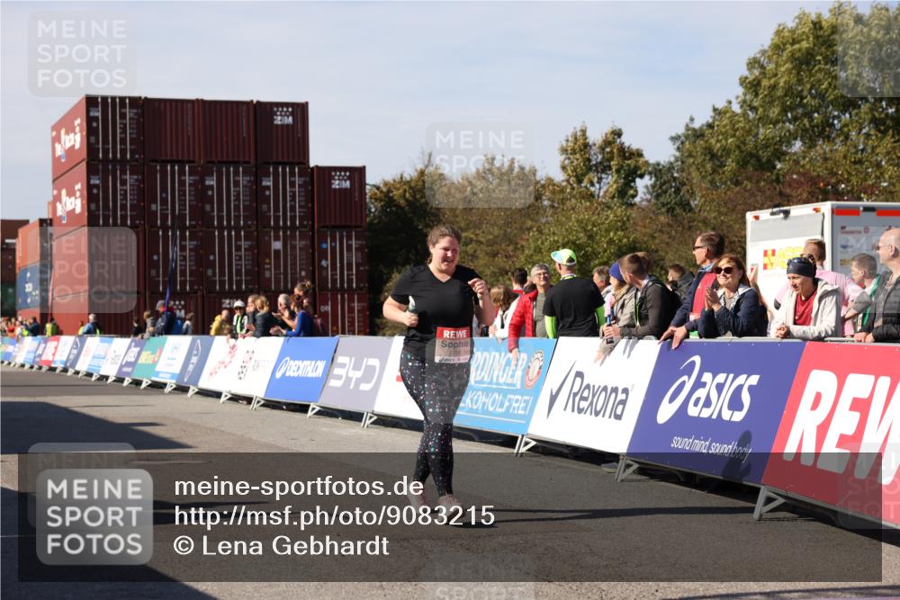 03.10.2025 - Köhlbrandbrückenlauf Lena Gebhardt http://msf.ph/oto/9083215 03.10.2025 13:49:51 Ziel 5316, 5364, 6123 meine-sportfotos.de