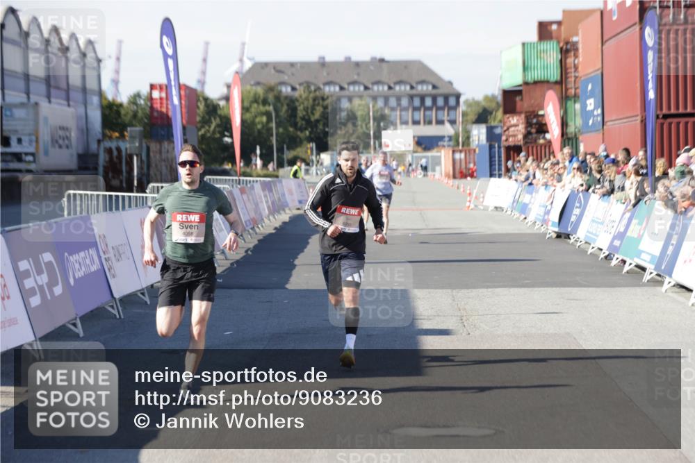 03.10.2025 - Köhlbrandbrückenlauf Jannik Wohlers http://msf.ph/oto/9083236 03.10.2025 12:51:35 Ziel 4058, 6458, 6793 meine-sportfotos.de