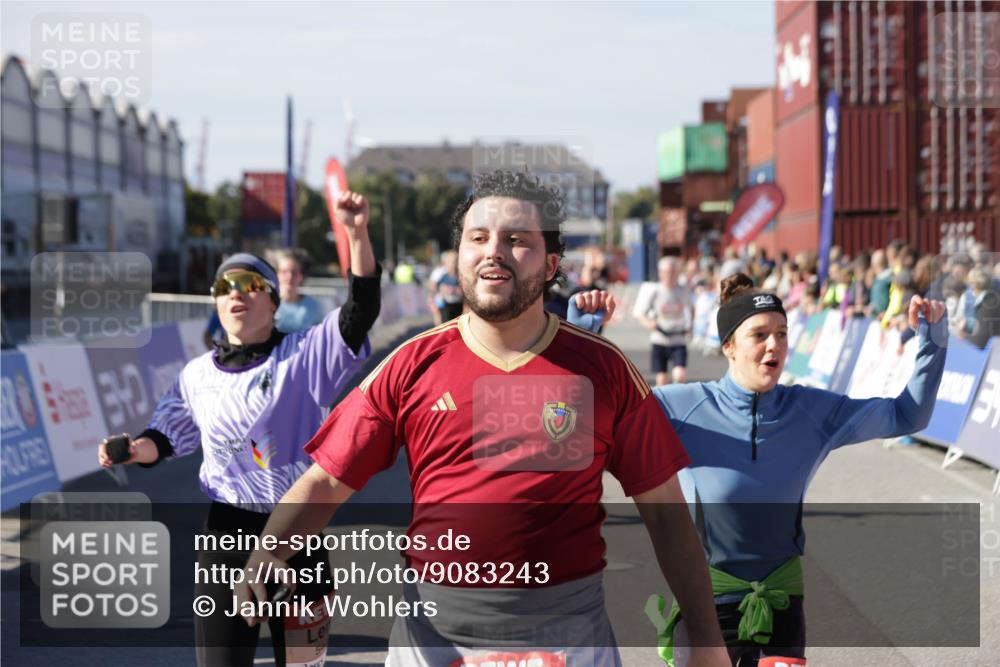 03.10.2025 - Köhlbrandbrückenlauf Jannik Wohlers http://msf.ph/oto/9083243 03.10.2025 13:18:22 Ziel 4280, 4341, 4472, 4473, 4560, 4581, 4600, 4760, 5192, 5379, 5440, 5454, 5691, 5722, 5816, 6001, 6310 meine-sportfotos.de