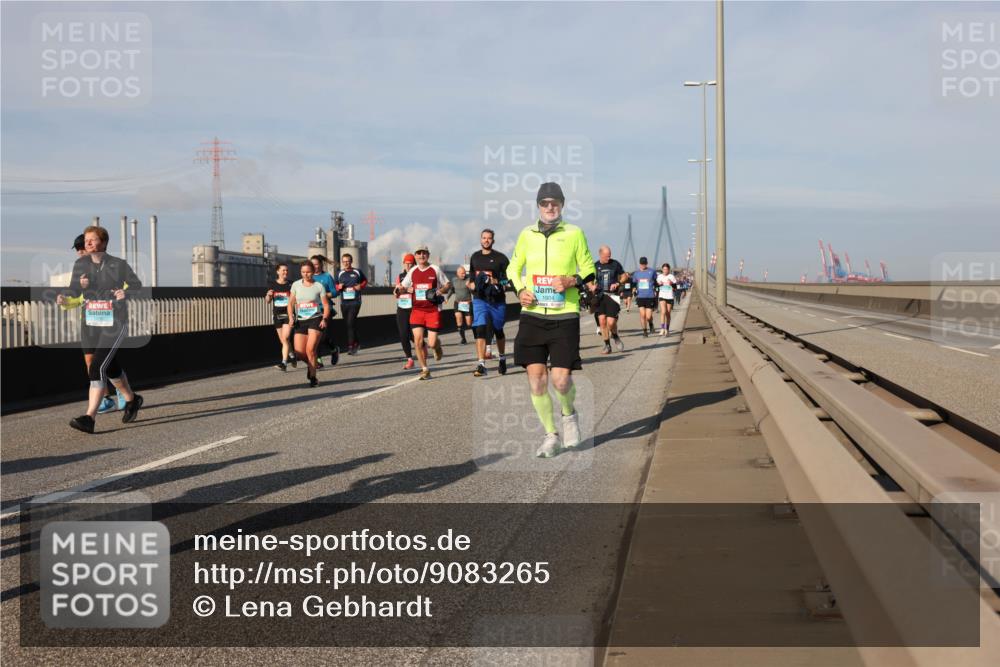 03.10.2025 - Köhlbrandbrückenlauf Lena Gebhardt http://msf.ph/oto/9083265 03.10.2025 10:04:49 Position 2 1904 meine-sportfotos.de