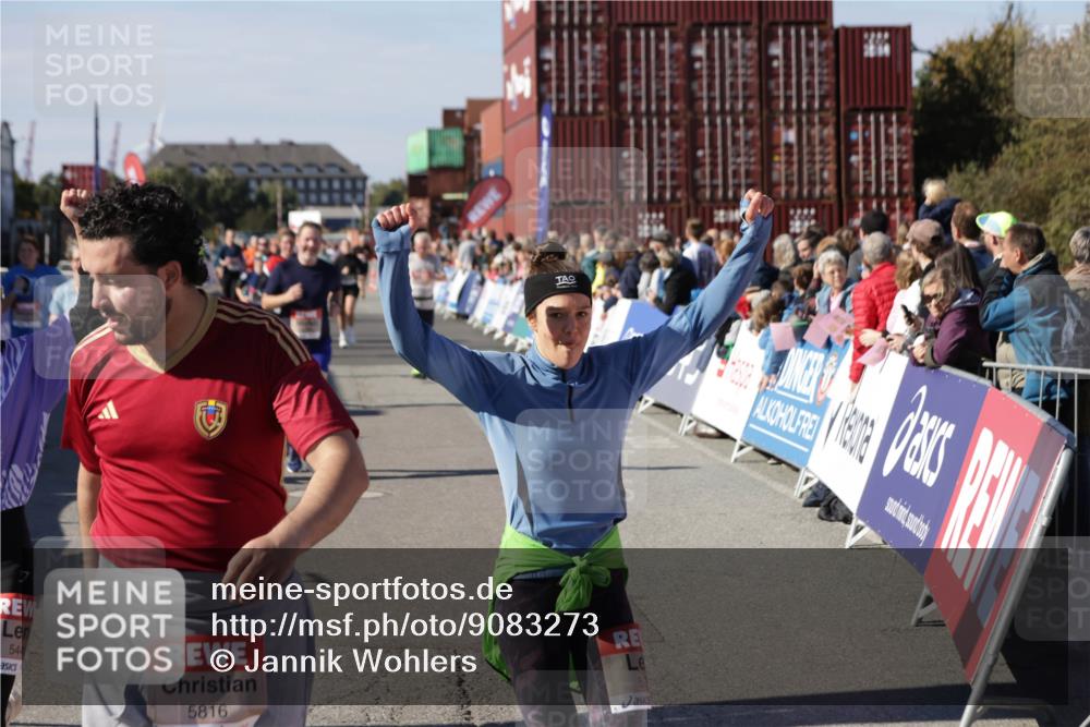 03.10.2025 - Köhlbrandbrückenlauf Jannik Wohlers http://msf.ph/oto/9083273 03.10.2025 13:18:23 Ziel 4280, 4341, 4560, 4581, 4600, 4760, 4819, 4882, 5192, 5379, 5440, 5691, 5722, 5816, 6001 meine-sportfotos.de