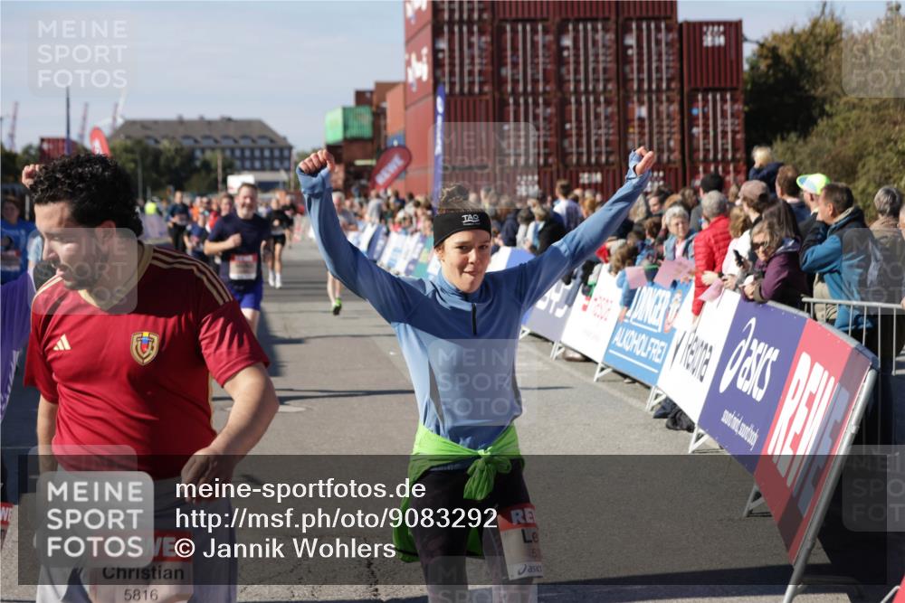 03.10.2025 - Köhlbrandbrückenlauf Jannik Wohlers http://msf.ph/oto/9083292 03.10.2025 13:18:23 Ziel 4280, 4341, 4560, 4581, 4600, 4760, 4819, 4882, 5192, 5379, 5440, 5691, 5722, 5816, 6001 meine-sportfotos.de