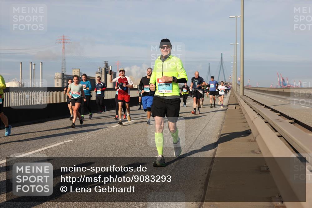 03.10.2025 - Köhlbrandbrückenlauf Lena Gebhardt http://msf.ph/oto/9083293 03.10.2025 10:04:50 Position 2 1904 meine-sportfotos.de