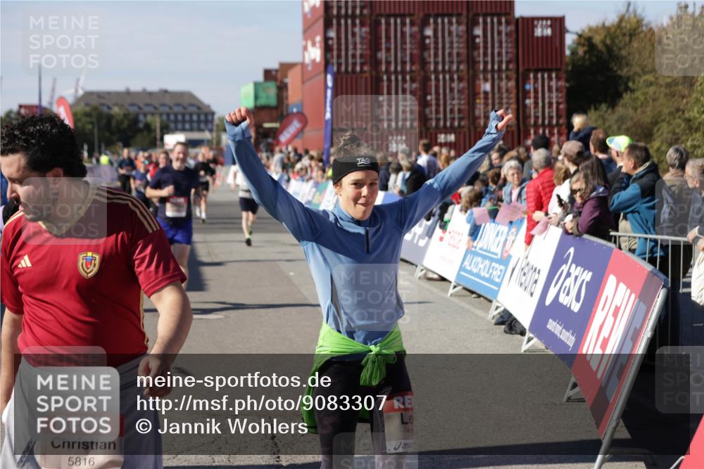 03.10.2025 - Köhlbrandbrückenlauf Jannik Wohlers http://msf.ph/oto/9083307 03.10.2025 13:18:23 Ziel 4280, 4341, 4560, 4581, 4600, 4760, 4819, 4882, 5192, 5379, 5440, 5691, 5722, 5816, 6001 meine-sportfotos.de