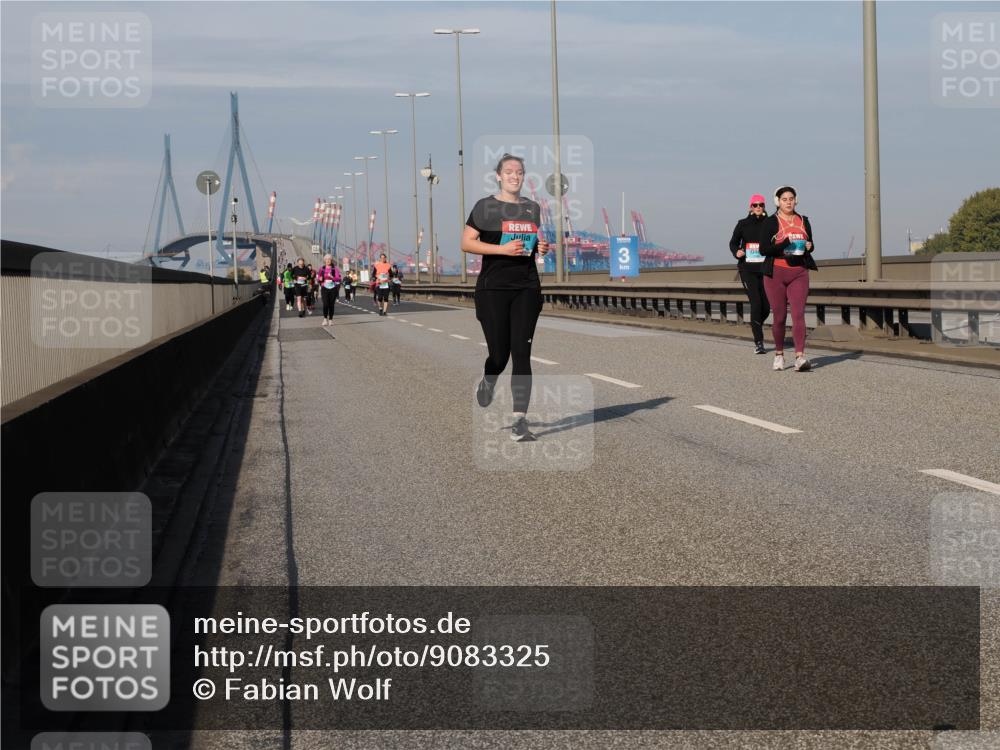 03.10.2025 - Köhlbrandbrückenlauf Fabian Wolf http://msf.ph/oto/9083325 03.10.2025 10:19:05 Position 3 3 meine-sportfotos.de