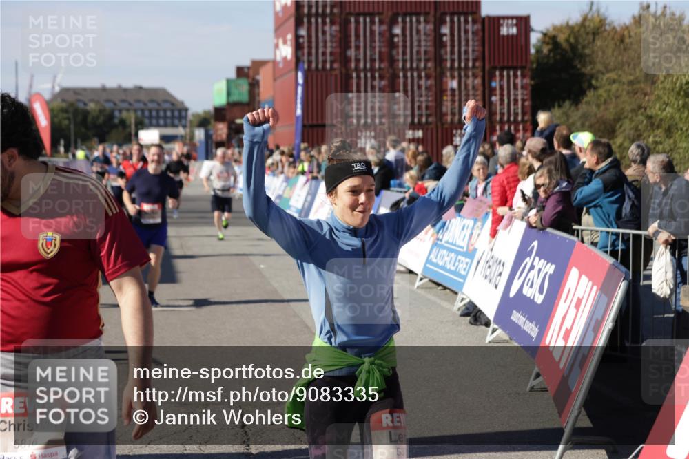 03.10.2025 - Köhlbrandbrückenlauf Jannik Wohlers http://msf.ph/oto/9083335 03.10.2025 13:18:23 Ziel 4280, 4341, 4560, 4581, 4600, 4760, 4819, 4882, 5192, 5379, 5440, 5691, 5722, 5816, 6001 meine-sportfotos.de