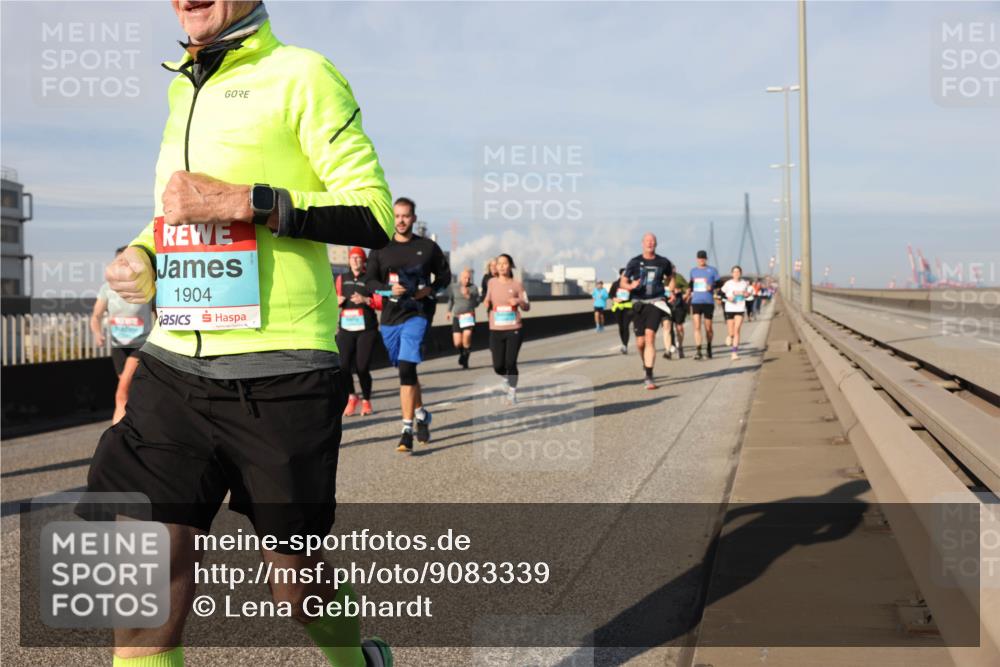 03.10.2025 - Köhlbrandbrückenlauf Lena Gebhardt http://msf.ph/oto/9083339 03.10.2025 10:04:51 Position 2 1904 meine-sportfotos.de