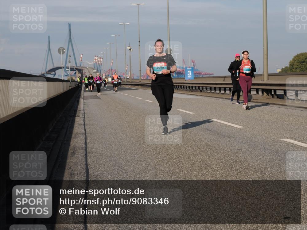 03.10.2025 - Köhlbrandbrückenlauf Fabian Wolf http://msf.ph/oto/9083346 03.10.2025 10:19:06 Position 3 3 meine-sportfotos.de