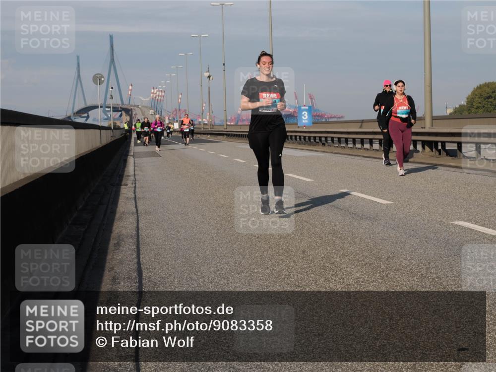 03.10.2025 - Köhlbrandbrückenlauf Fabian Wolf http://msf.ph/oto/9083358 03.10.2025 10:19:06 Position 3 3 meine-sportfotos.de