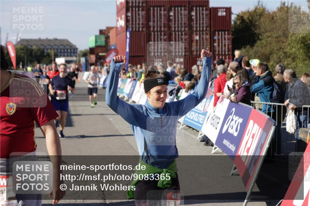 03.10.2025 - Köhlbrandbrückenlauf Jannik Wohlers http://msf.ph/oto/9083365 03.10.2025 13:18:23 Ziel 4280, 4341, 4560, 4581, 4600, 4760, 4819, 4882, 5192, 5379, 5440, 5691, 5722, 5816, 6001 meine-sportfotos.de