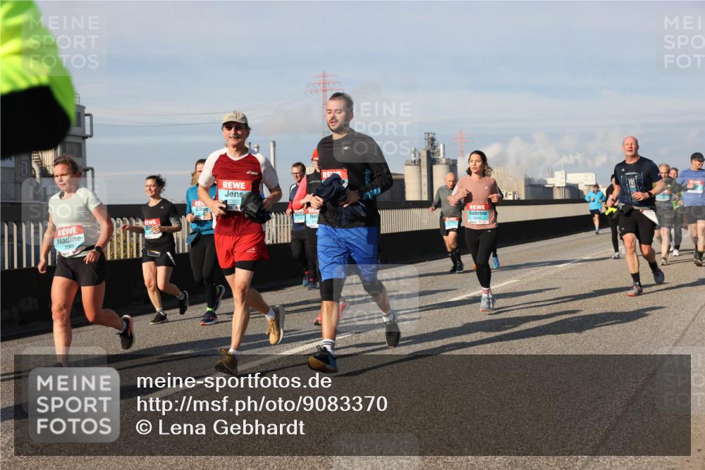 03.10.2025 - Köhlbrandbrückenlauf Lena Gebhardt http://msf.ph/oto/9083370 03.10.2025 10:04:52 Position 2 2083, 12382 meine-sportfotos.de