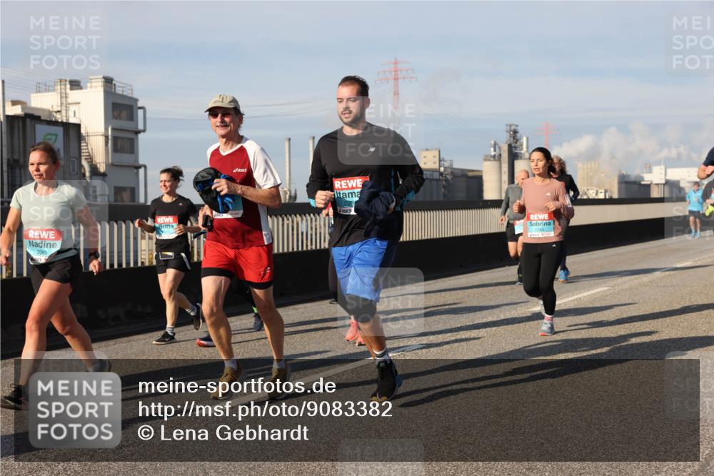 03.10.2025 - Köhlbrandbrückenlauf Lena Gebhardt http://msf.ph/oto/9083382 03.10.2025 10:04:52 Position 2 2083, 228 meine-sportfotos.de