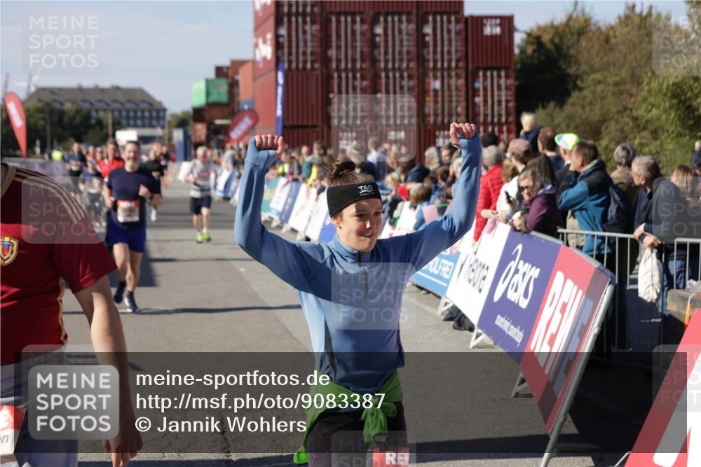 03.10.2025 - Köhlbrandbrückenlauf Jannik Wohlers http://msf.ph/oto/9083387 03.10.2025 13:18:23 Ziel 4280, 4341, 4560, 4581, 4600, 4760, 4819, 4882, 5192, 5379, 5440, 5691, 5722, 5816, 6001 meine-sportfotos.de