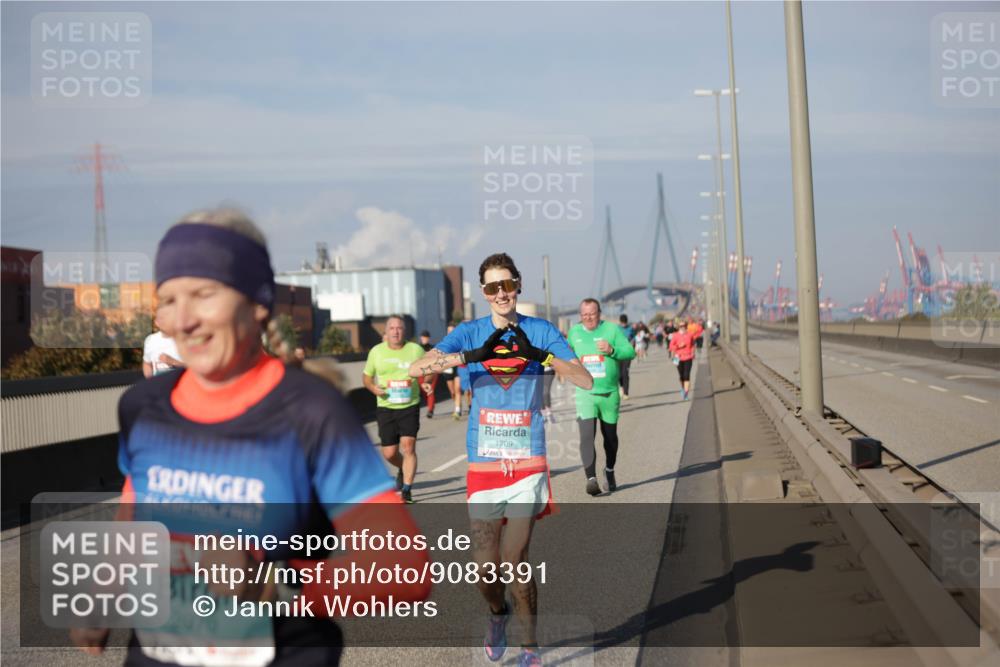 03.10.2025 - Köhlbrandbrückenlauf Jannik Wohlers http://msf.ph/oto/9083391 03.10.2025 10:06:04 Position 3 2076, 1709 meine-sportfotos.de