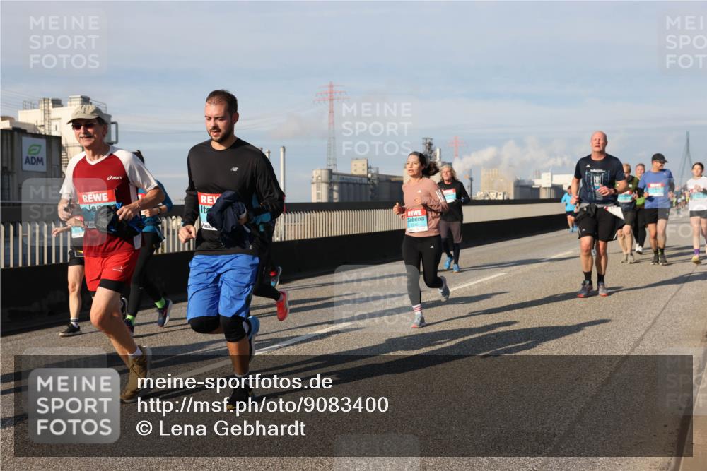 03.10.2025 - Köhlbrandbrückenlauf Lena Gebhardt http://msf.ph/oto/9083400 03.10.2025 10:04:52 Position 2  meine-sportfotos.de