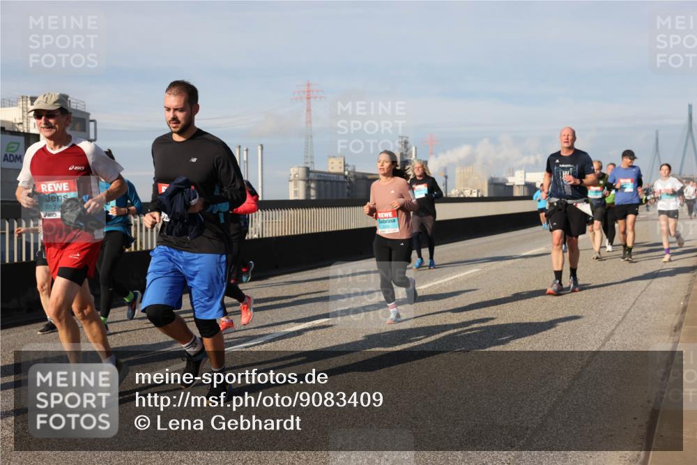 03.10.2025 - Köhlbrandbrückenlauf Lena Gebhardt http://msf.ph/oto/9083409 03.10.2025 10:04:52 Position 2 238 meine-sportfotos.de