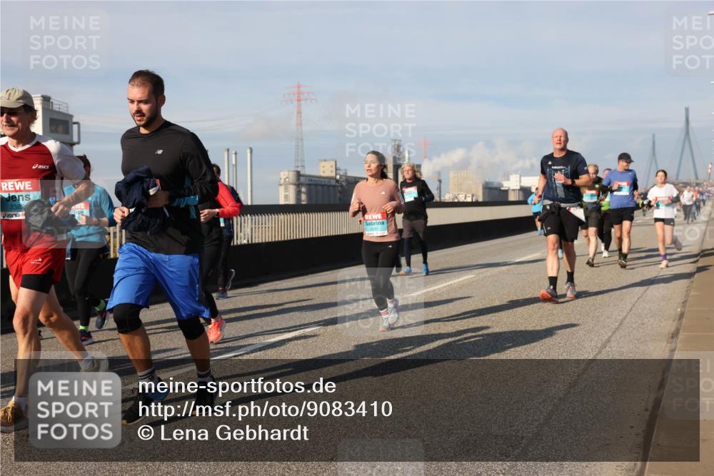 03.10.2025 - Köhlbrandbrückenlauf Lena Gebhardt http://msf.ph/oto/9083410 03.10.2025 10:04:52 Position 2 2382, 2240 meine-sportfotos.de