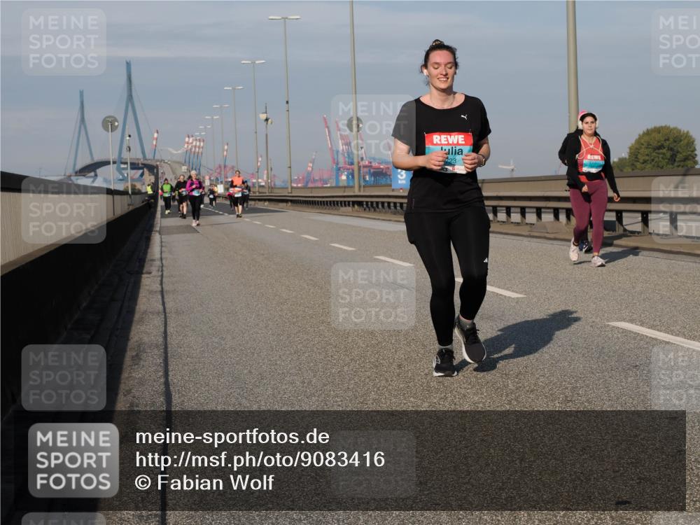 03.10.2025 - Köhlbrandbrückenlauf Fabian Wolf http://msf.ph/oto/9083416 03.10.2025 10:19:07 Position 3 23 meine-sportfotos.de