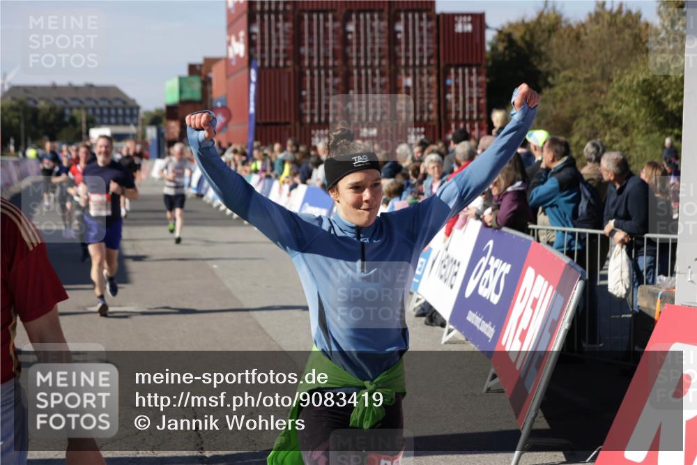 03.10.2025 - Köhlbrandbrückenlauf Jannik Wohlers http://msf.ph/oto/9083419 03.10.2025 13:18:23 Ziel 4280, 4341, 4560, 4581, 4600, 4760, 4819, 4882, 5192, 5379, 5440, 5691, 5722, 5816, 6001 meine-sportfotos.de