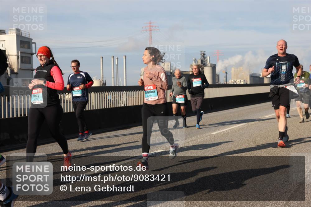 03.10.2025 - Köhlbrandbrückenlauf Lena Gebhardt http://msf.ph/oto/9083421 03.10.2025 10:04:53 Position 2 3199, 2240 meine-sportfotos.de