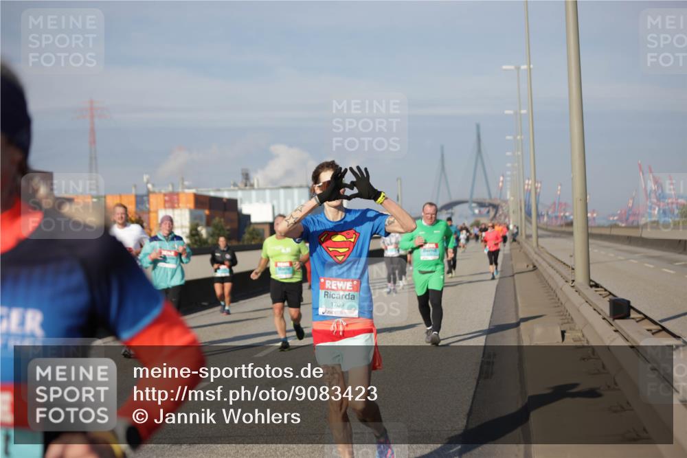 03.10.2025 - Köhlbrandbrückenlauf Jannik Wohlers http://msf.ph/oto/9083423 03.10.2025 10:06:05 Position 3 1709 meine-sportfotos.de