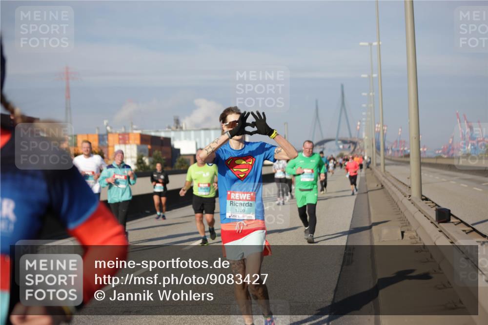 03.10.2025 - Köhlbrandbrückenlauf Jannik Wohlers http://msf.ph/oto/9083427 03.10.2025 10:06:05 Position 3 1709 meine-sportfotos.de