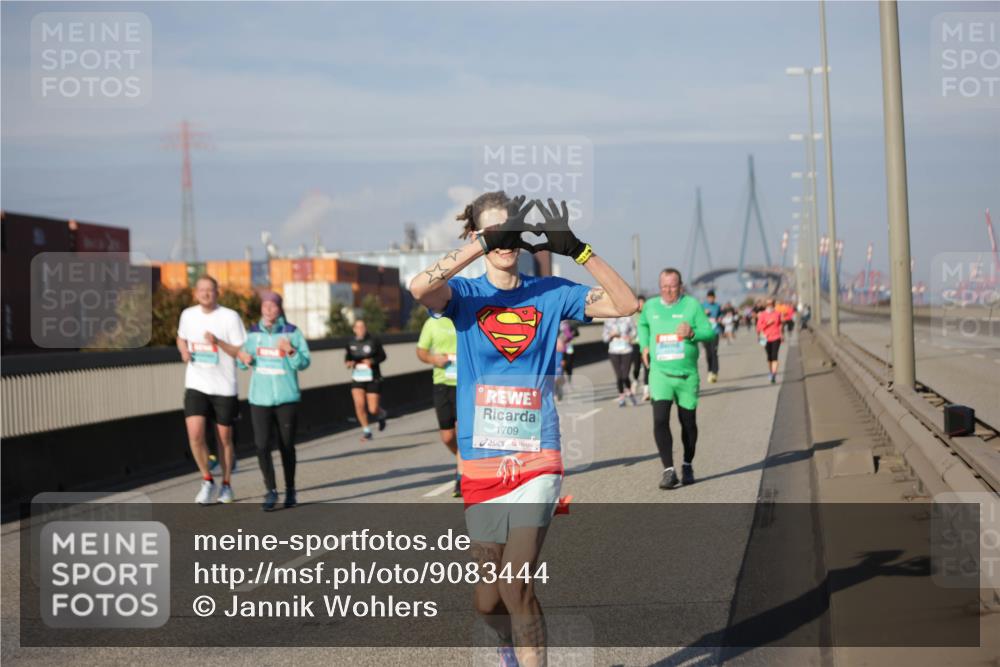 03.10.2025 - Köhlbrandbrückenlauf Jannik Wohlers http://msf.ph/oto/9083444 03.10.2025 10:06:05 Position 3 1709 meine-sportfotos.de