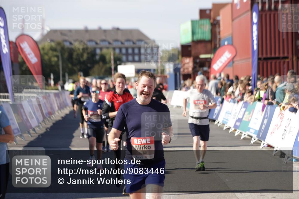03.10.2025 - Köhlbrandbrückenlauf Jannik Wohlers http://msf.ph/oto/9083446 03.10.2025 13:18:24 Ziel 4154, 4280, 4341, 4560, 4581, 4600, 4760, 4819, 4882, 5192, 5379, 5440, 5691, 5722, 5816, 6001 meine-sportfotos.de