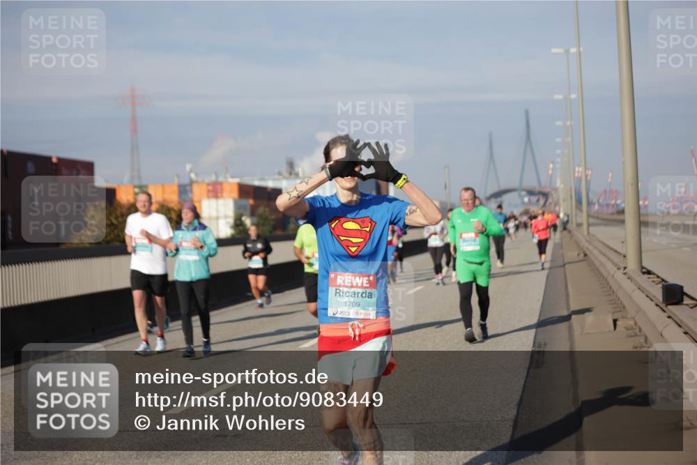03.10.2025 - Köhlbrandbrückenlauf Jannik Wohlers http://msf.ph/oto/9083449 03.10.2025 10:06:05 Position 3 1709 meine-sportfotos.de