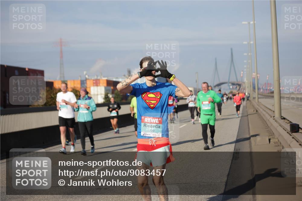 03.10.2025 - Köhlbrandbrückenlauf Jannik Wohlers http://msf.ph/oto/9083457 03.10.2025 10:06:05 Position 3 1709, 177 meine-sportfotos.de
