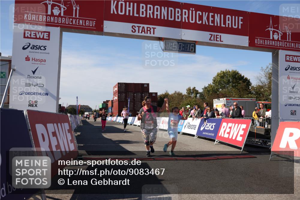 03.10.2025 - Köhlbrandbrückenlauf Lena Gebhardt http://msf.ph/oto/9083467 03.10.2025 13:50:16 Ziel 5225, 5547, 5611, 5612 meine-sportfotos.de