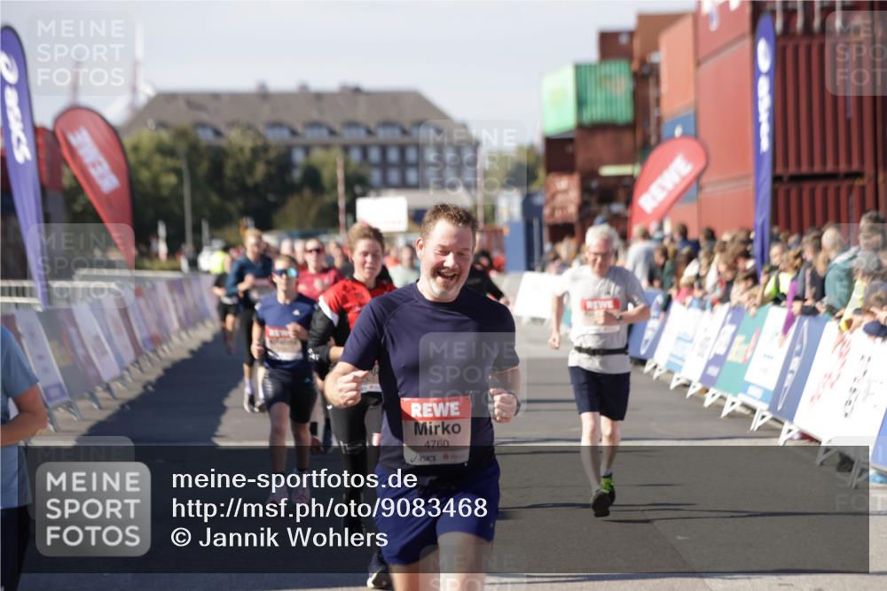 03.10.2025 - Köhlbrandbrückenlauf Jannik Wohlers http://msf.ph/oto/9083468 03.10.2025 13:18:24 Ziel 4154, 4280, 4341, 4560, 4581, 4600, 4760, 4819, 4882, 5192, 5379, 5440, 5691, 5722, 5816, 6001 meine-sportfotos.de