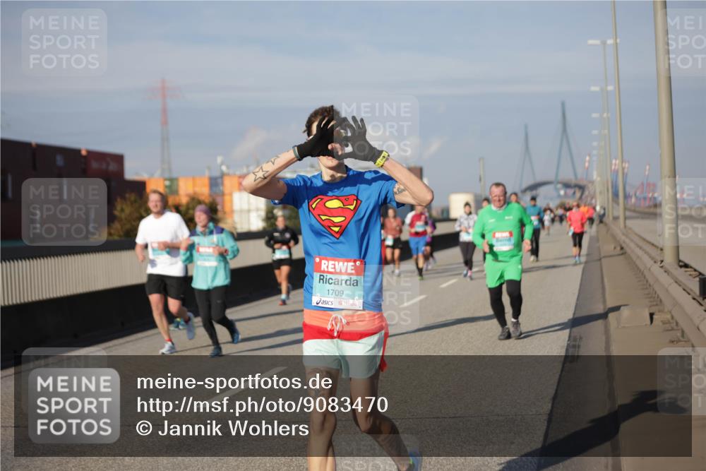 03.10.2025 - Köhlbrandbrückenlauf Jannik Wohlers http://msf.ph/oto/9083470 03.10.2025 10:06:05 Position 3 1709 meine-sportfotos.de
