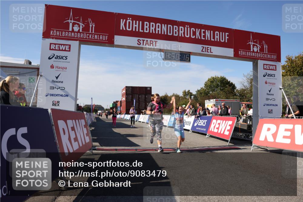 03.10.2025 - Köhlbrandbrückenlauf Lena Gebhardt http://msf.ph/oto/9083479 03.10.2025 13:50:16 Ziel 5225, 5547, 5611, 5612 meine-sportfotos.de