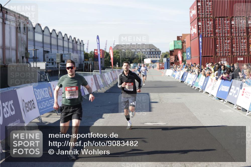 03.10.2025 - Köhlbrandbrückenlauf Jannik Wohlers http://msf.ph/oto/9083482 03.10.2025 12:51:36 Ziel 4058, 6458, 6793 meine-sportfotos.de