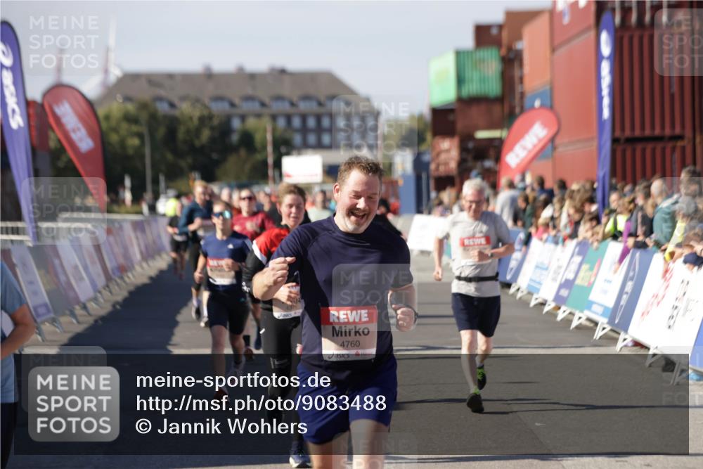 03.10.2025 - Köhlbrandbrückenlauf Jannik Wohlers http://msf.ph/oto/9083488 03.10.2025 13:18:24 Ziel 4154, 4280, 4341, 4560, 4581, 4600, 4760, 4819, 4882, 5192, 5379, 5440, 5691, 5722, 5816, 6001 meine-sportfotos.de