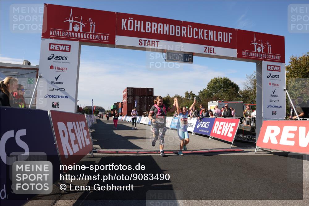 03.10.2025 - Köhlbrandbrückenlauf Lena Gebhardt http://msf.ph/oto/9083490 03.10.2025 13:50:16 Ziel 5225, 5547, 5611, 5612 meine-sportfotos.de