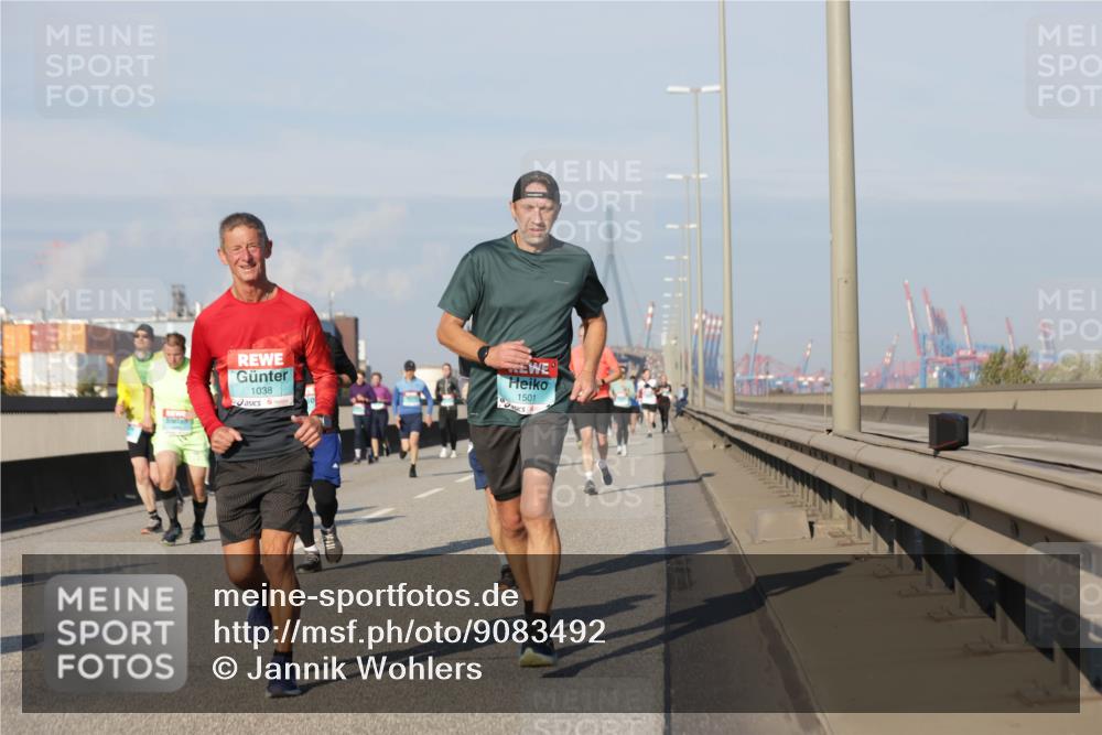 03.10.2025 - Köhlbrandbrückenlauf Jannik Wohlers http://msf.ph/oto/9083492 03.10.2025 09:55:51 Position 3 1038, 1501 meine-sportfotos.de