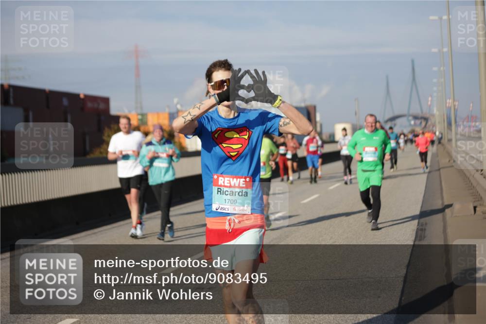 03.10.2025 - Köhlbrandbrückenlauf Jannik Wohlers http://msf.ph/oto/9083495 03.10.2025 10:06:06 Position 3 1709 meine-sportfotos.de