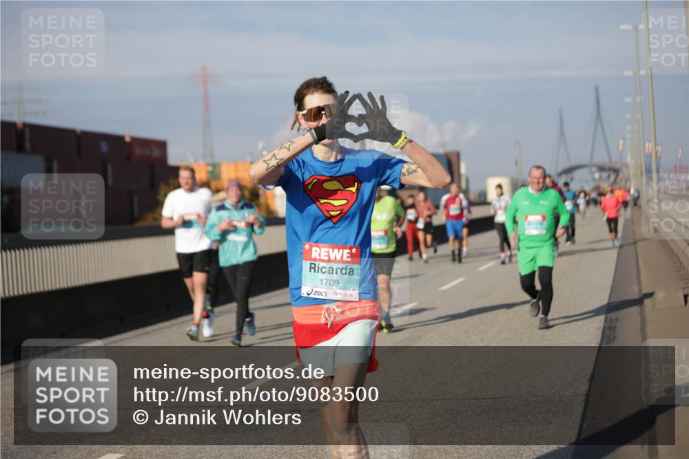 03.10.2025 - Köhlbrandbrückenlauf Jannik Wohlers http://msf.ph/oto/9083500 03.10.2025 10:06:06 Position 3 1709 meine-sportfotos.de