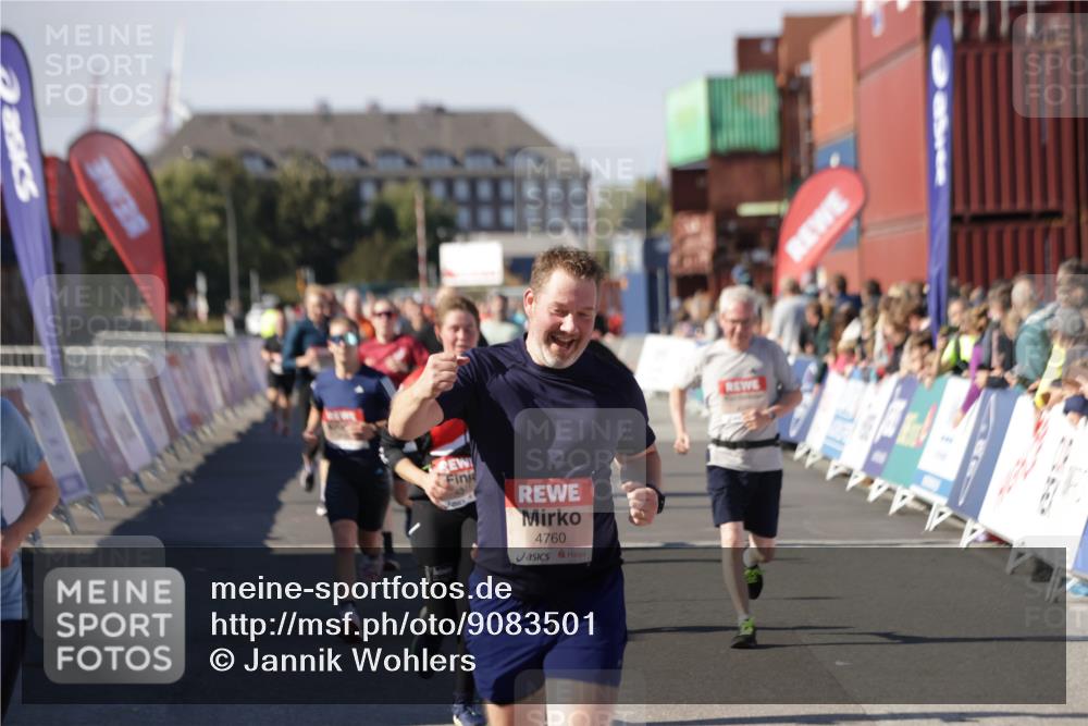 03.10.2025 - Köhlbrandbrückenlauf Jannik Wohlers http://msf.ph/oto/9083501 03.10.2025 13:18:24 Ziel 4154, 4280, 4341, 4560, 4581, 4600, 4760, 4819, 4882, 5192, 5379, 5440, 5691, 5722, 5816, 6001 meine-sportfotos.de