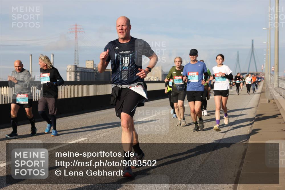 03.10.2025 - Köhlbrandbrückenlauf Lena Gebhardt http://msf.ph/oto/9083502 03.10.2025 10:04:54 Position 2 3090, 1652 meine-sportfotos.de